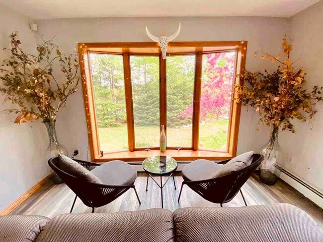 Building Photo - 140 Paquette Cir