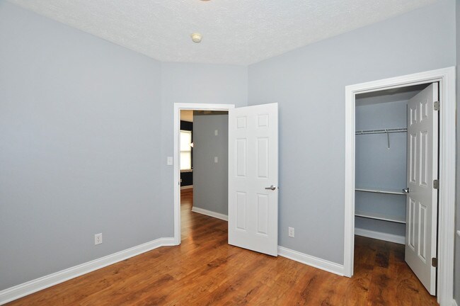 Building Photo - 517 E 23rd St