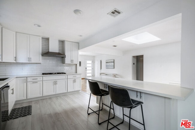 Building Photo - 612 Luton Dr