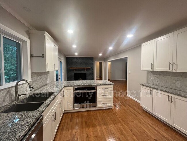 Building Photo - 2301 Echo Hills Cir NE