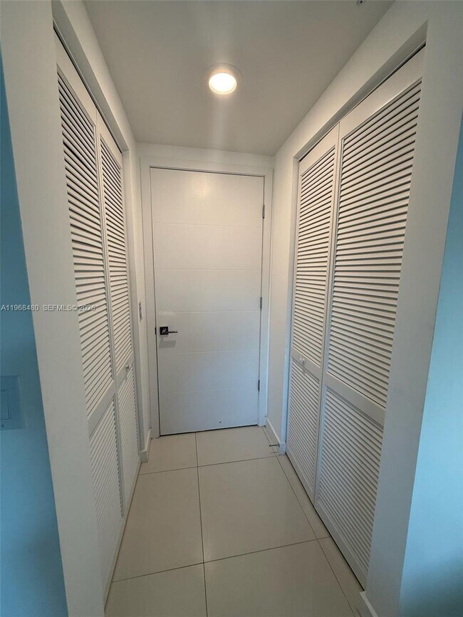 Building Photo - 7661 NW 107th Ave