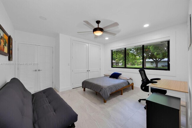 Building Photo - 6860 SW 99th Terrace