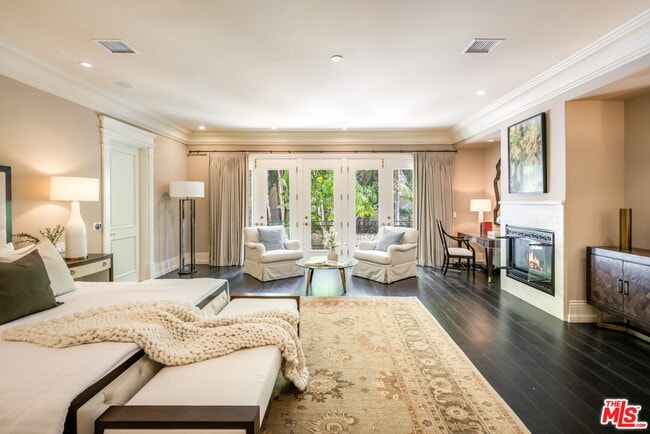 Building Photo - 1350 Benedict Canyon Drive