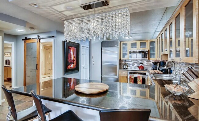 Building Photo - 1551 Larimer St