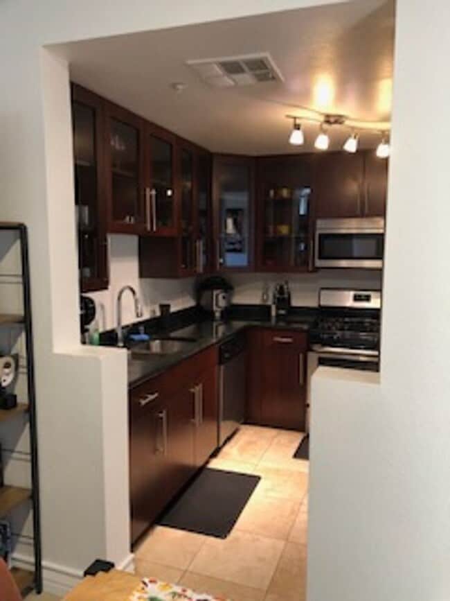 Building Photo - Meridian Unique 1 Bd / 1 Ba  Furnished Luxury Condo.