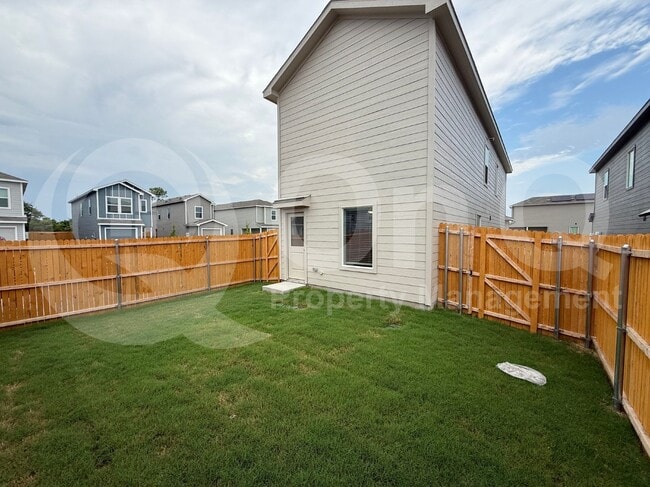 Building Photo - 6313 Kingfisher Wy