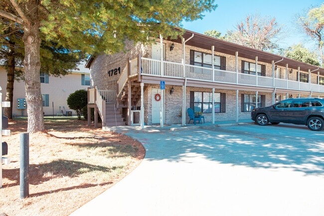 Building Photo - Shadow Ridge Apartments
