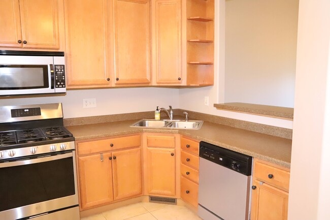 Building Photo - 1160 Winchester Ln