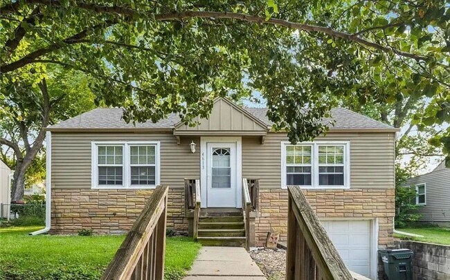 Primary Photo - 2 Bedroom with move in special