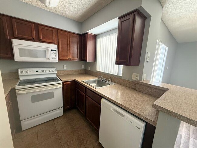 Building Photo - 7680 Westwood Dr