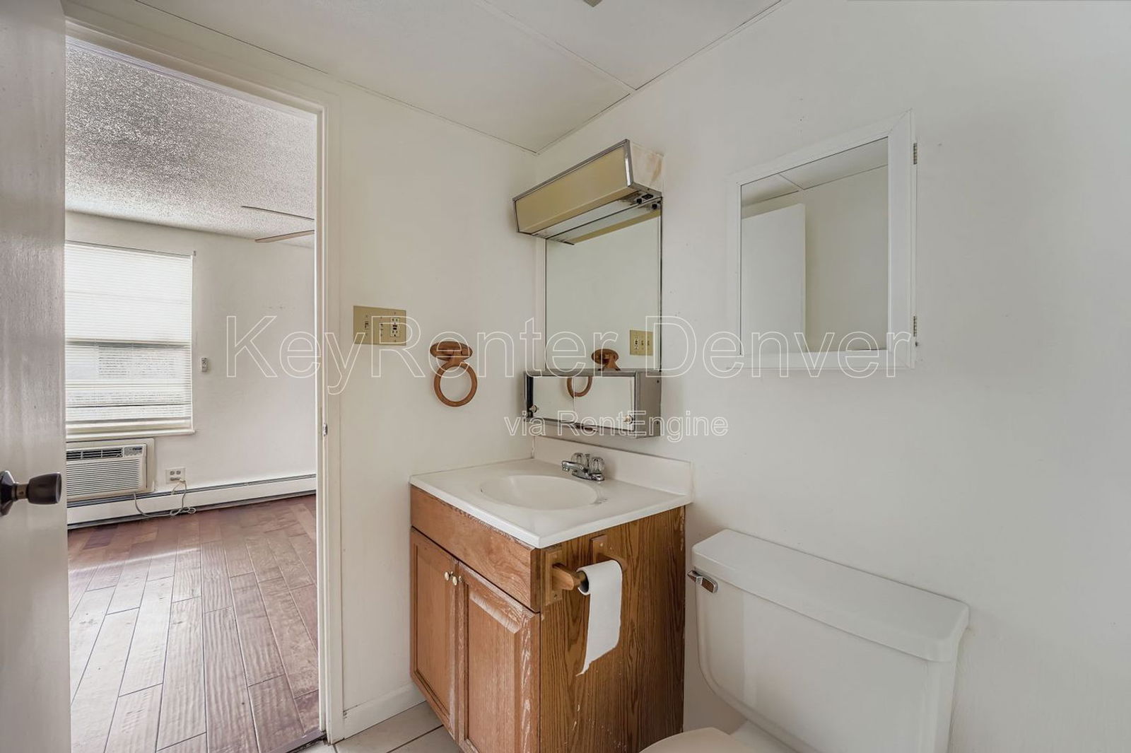 Building Photo - 2120 S Vaughn Way