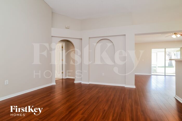 Building Photo - 110 Reeding Ridge Dr W