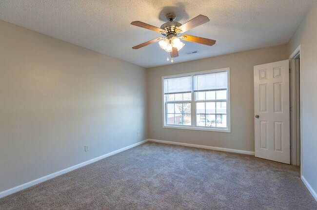 Building Photo - 225 Springfield Cir