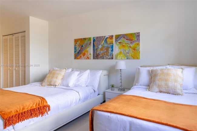 Building Photo - 19901 E Country Club Dr