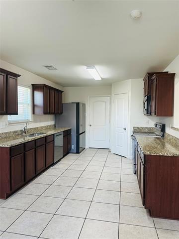 Building Photo - 1314 Tamarack Dr