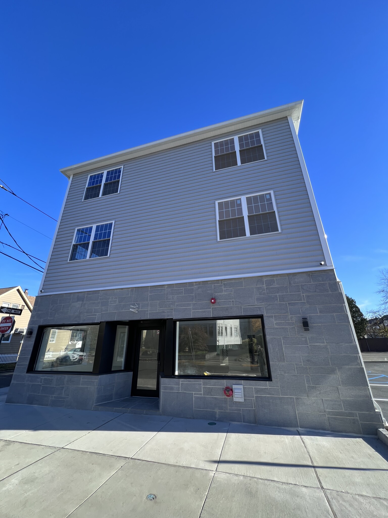 Building Photo - 125 Broughton Ave