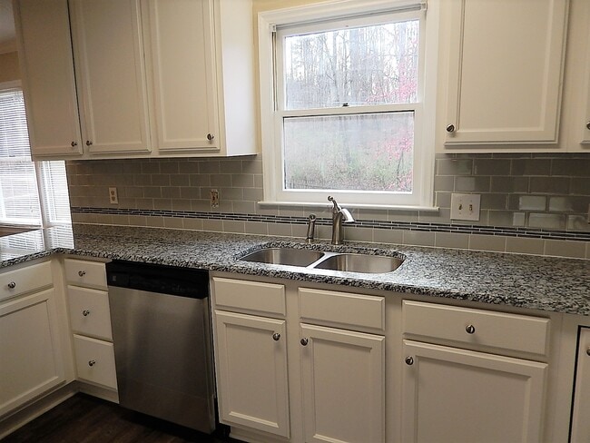 Building Photo - 502 Tyler Run Dr