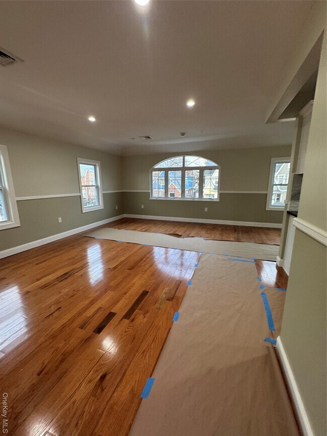 Building Photo - 118-32 200th St