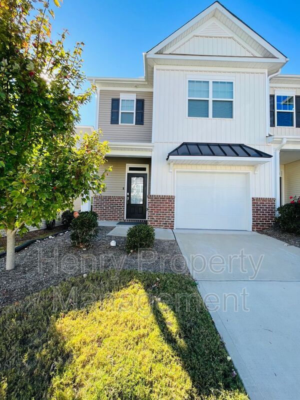 Building Photo - 1018 Brightskies St