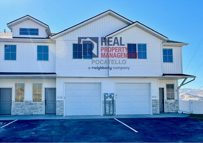 Building Photo - Brand New 3 Bedroom 2.5 Bath Townhome - Small dog allowed