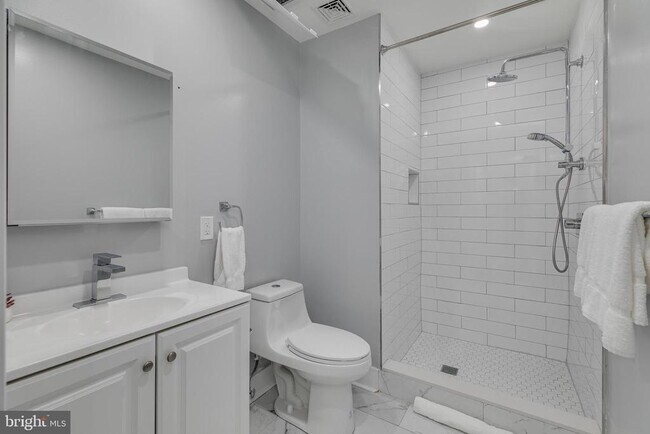 Building Photo - 150 S Independence Mall W