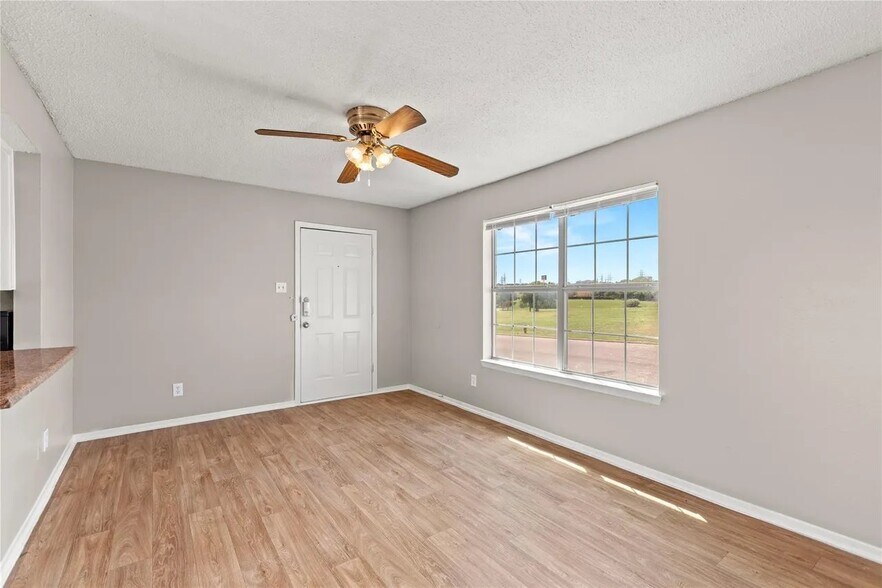 Building Photo - 1625 Mary K Ln