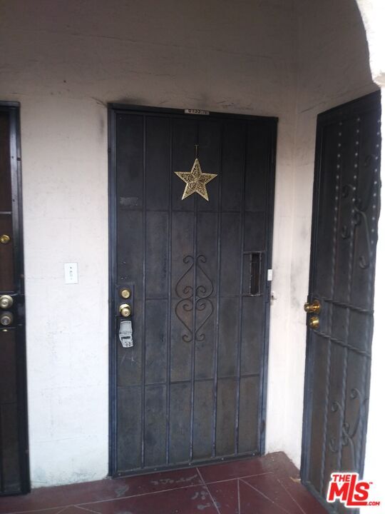 Building Photo - 6133 Cashio St