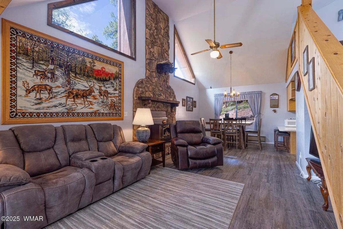 Building Photo - 6373 Manzanita Dr