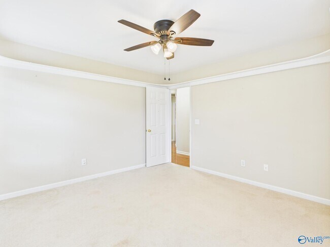 Building Photo - 122 Bellingham Dr