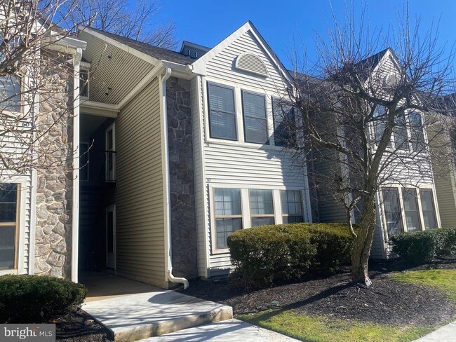 Building Photo - 57 Summit Ct