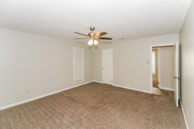 Building Photo - 4240 Water Briar Rd