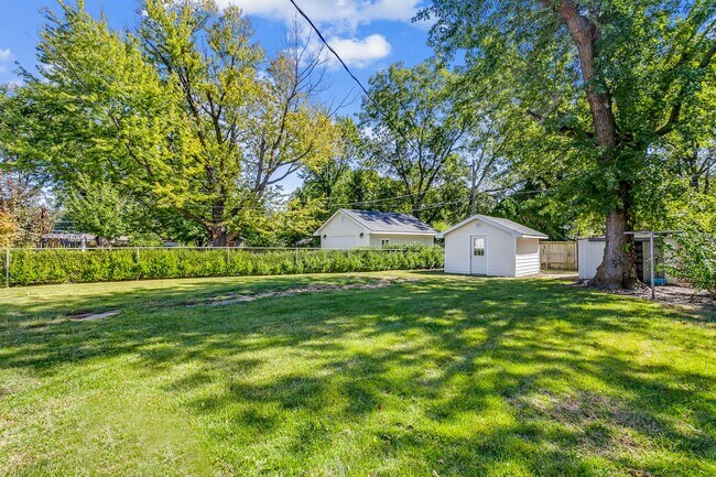 Building Photo - Newly Remodeled 2 Bedroom Home
