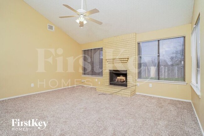Building Photo - 3934 Cochise Dr