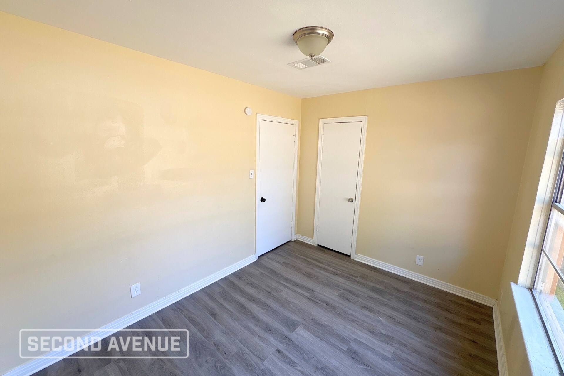 Building Photo - 607 Ahrens St