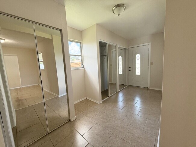 Building Photo - "Charming 2-Bedroom, 2-Bath Oasis with 140...