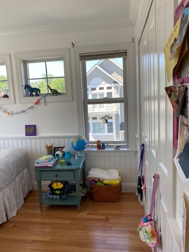 Building Photo - Three Bedroom 3.5 baths Townhouse for Rent...