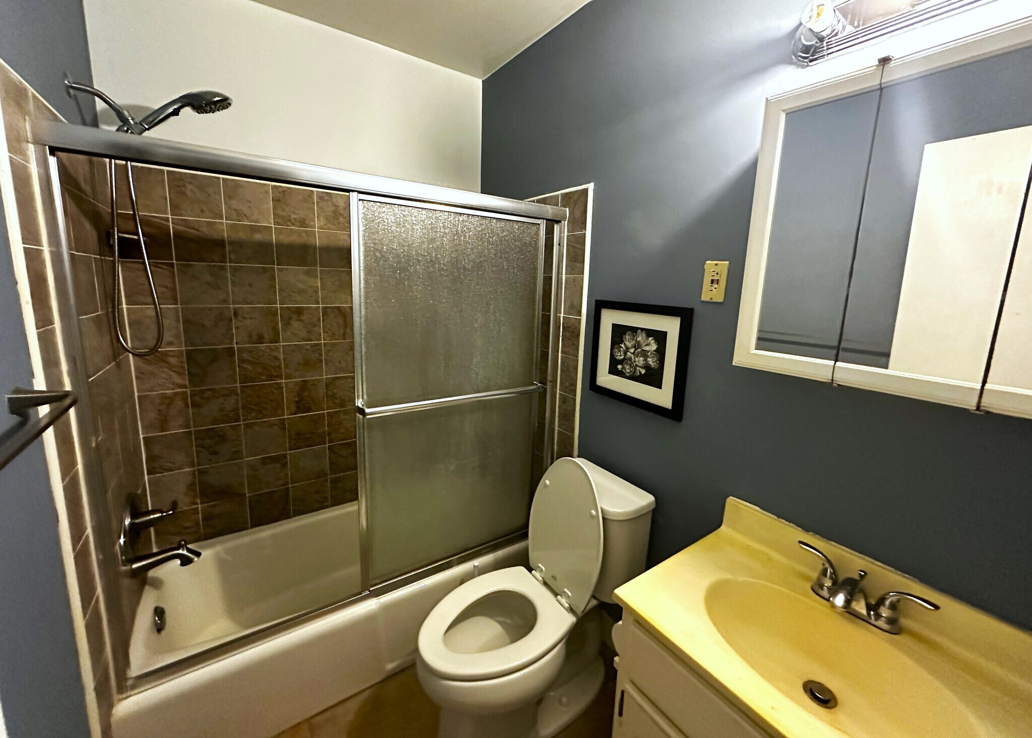 Building Photo - 4417 Romlon St