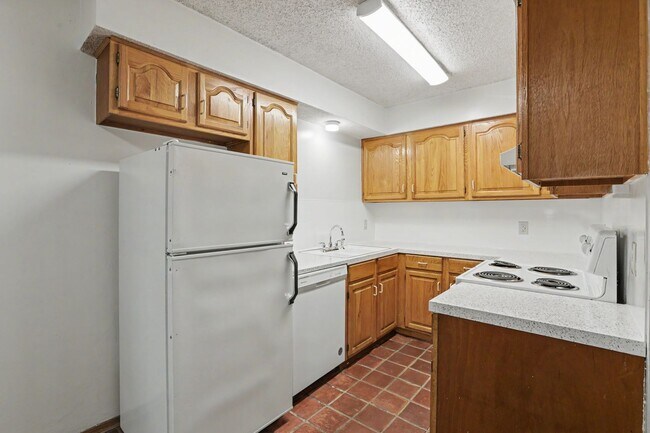 Building Photo - 1300 N Rockwell Ave