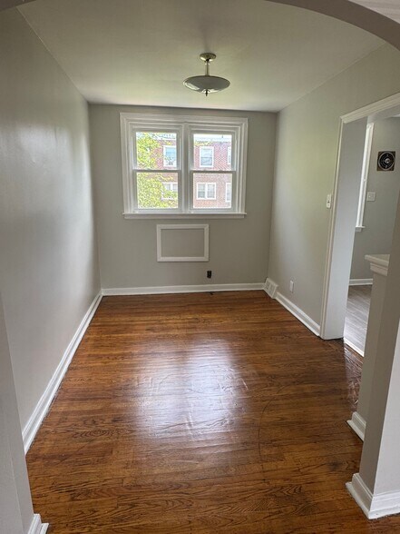 Building Photo - 4643 Weymouth St