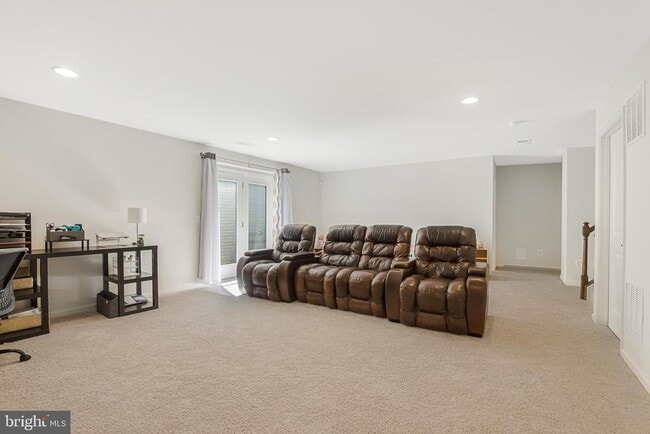 Building Photo - 42526 Oxford Forest Cir