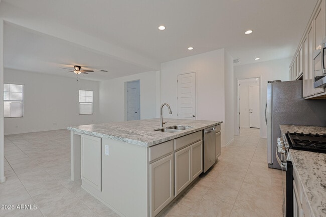 Building Photo - 7671 W Smoketree Dr