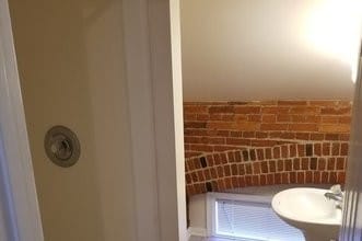 Building Photo - 35 E 6th St