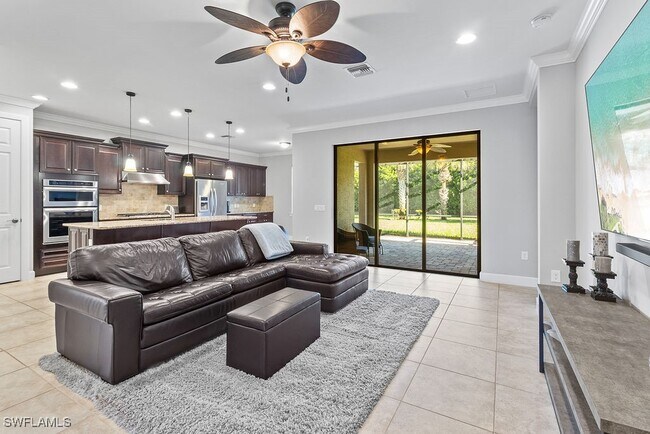 Building Photo - 16133 Camden Lakes Cir