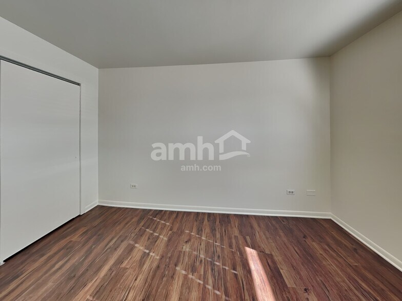 Building Photo - 2512 Labrecque Dr