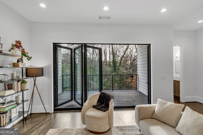 Building Photo - 1107 Briar Cove Cir