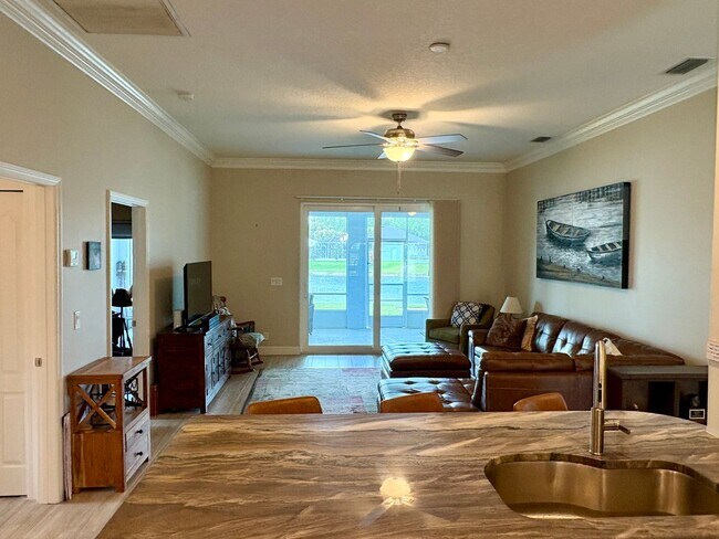 Building Photo - 3/2/2 with huge screened in Patio in The Pines/Jensen Beach