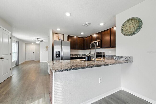 Building Photo - 3903 Silver Strand Trl