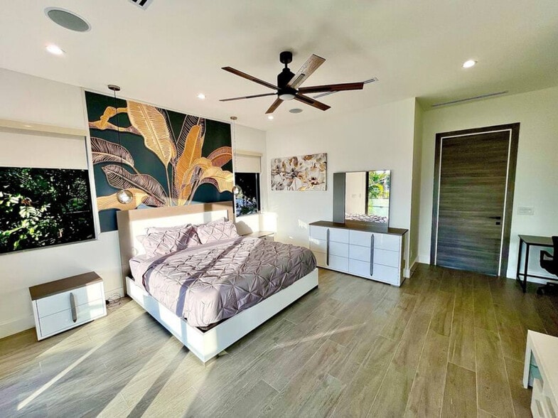 Building Photo - 1620 NE 6th St