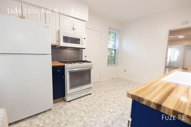 Building Photo - 1406 N 15th Ave