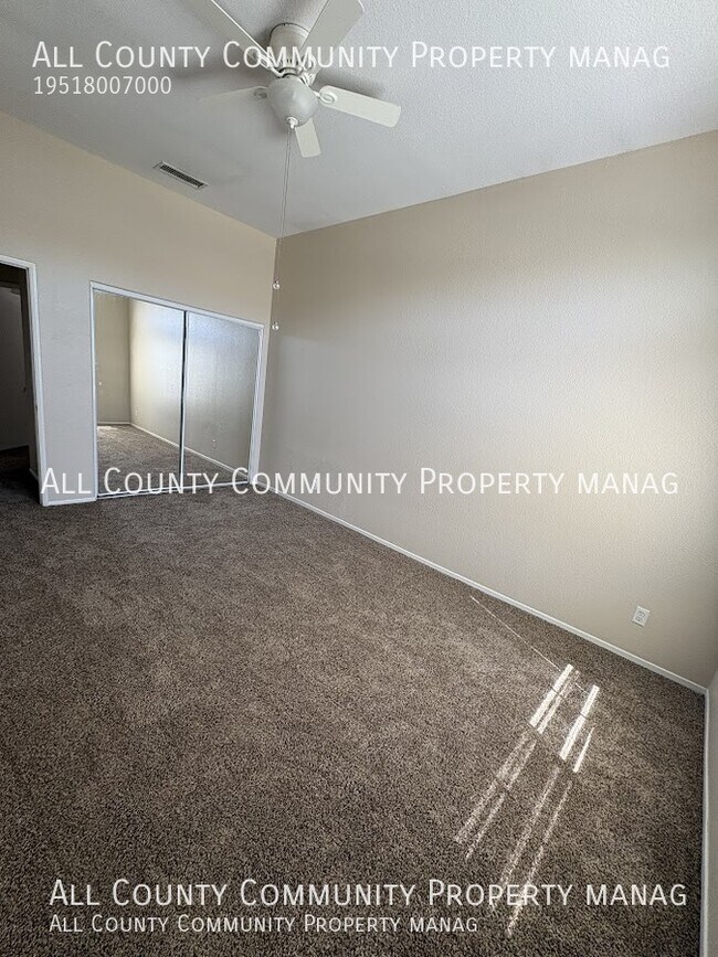 Building Photo - 39862 De Vendome Ct